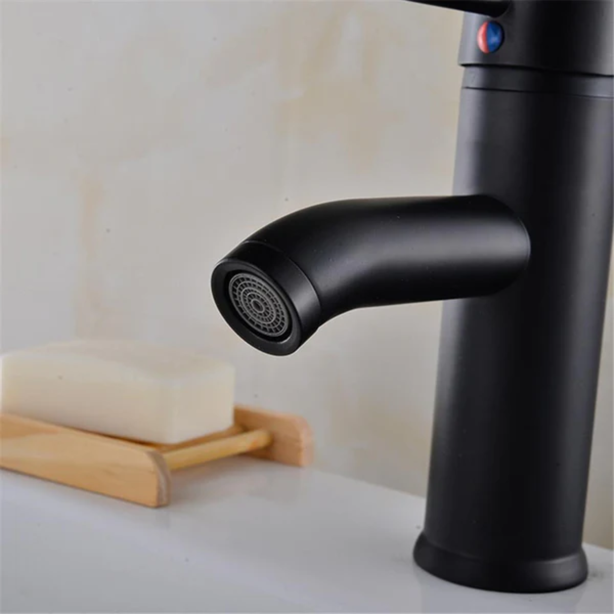 Robinet Noir Mat