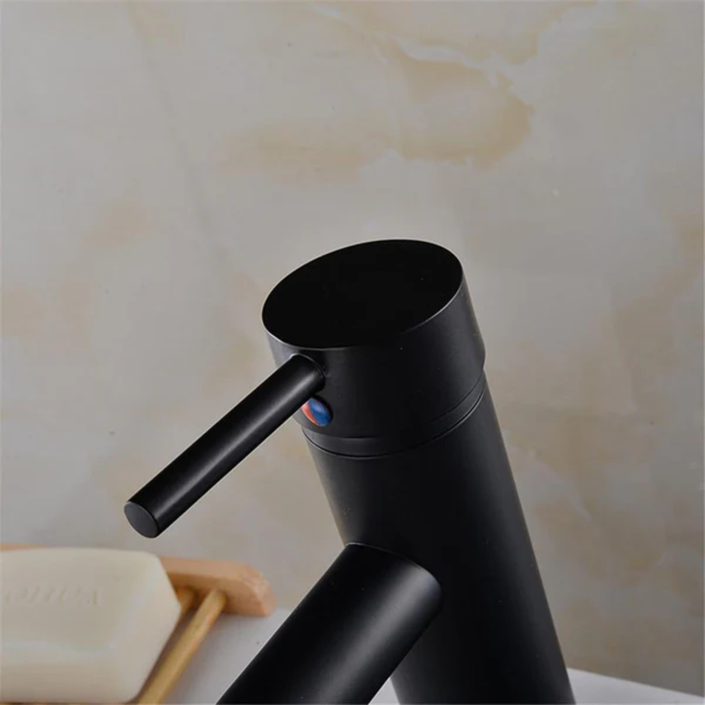 Robinet Noir Mat
